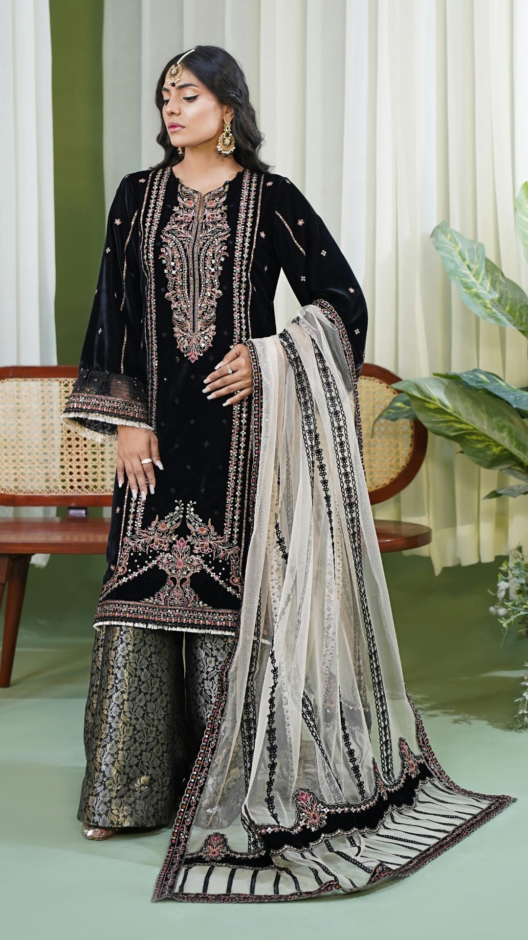 PRINTED EMBROIDERED LAWN